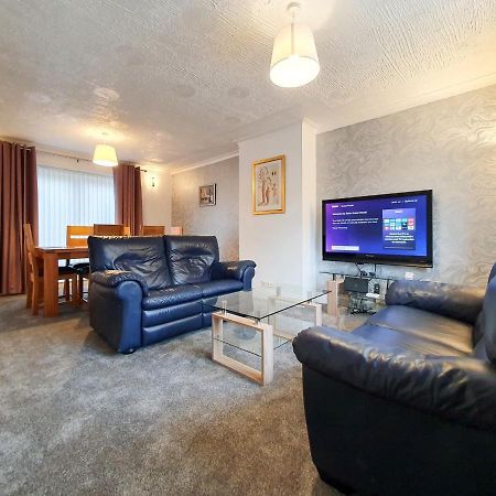 3 Bedroom House Amazon M90 Dunfermline Edinburgh Extérieur photo