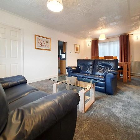 3 Bedroom House Amazon M90 Dunfermline Edinburgh Extérieur photo