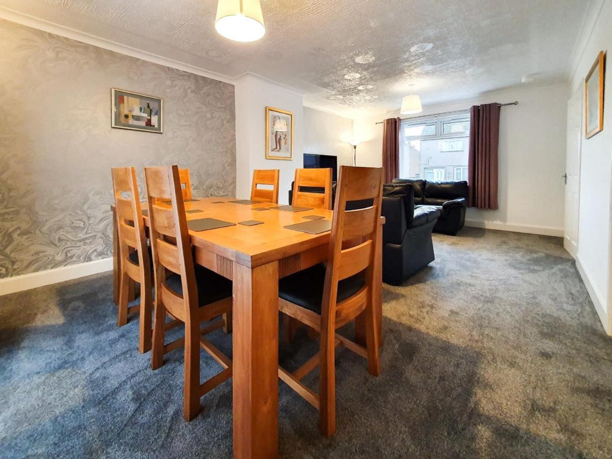 3 Bedroom House Amazon M90 Dunfermline Edinburgh Extérieur photo